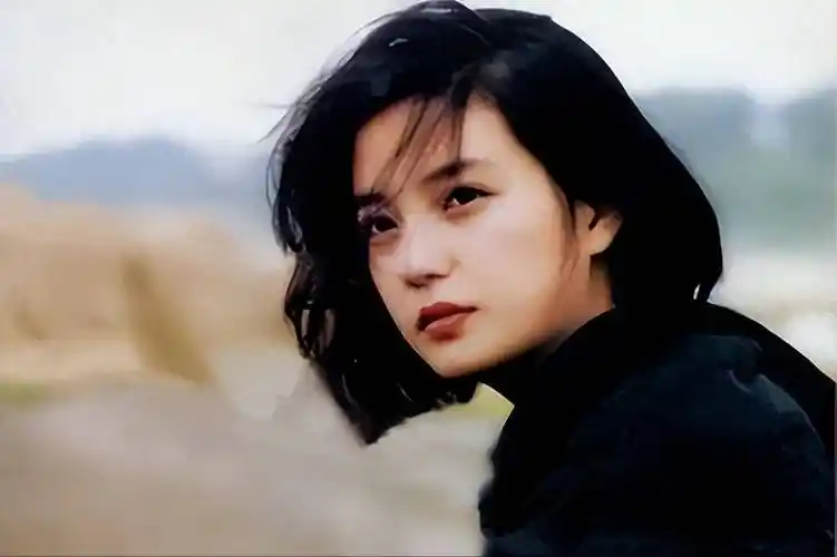 赵薇股权再遭冻结,原来她做的"丑事",远比你想象得更恶劣