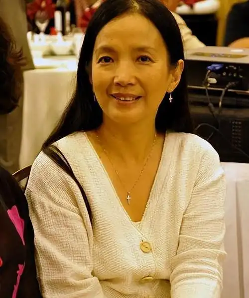 只因,身为新手妈妈的吕丽萍因为无人帮忙,早已失去了往日的风采.