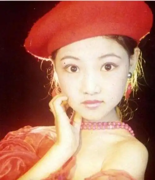 王丽坤小时候肤色有点儿黑,林更新童年小哪吒造型是真的萌翻了