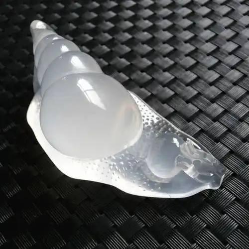 正品新款现货纯天然水晶奶白晶冰晶蜗牛雕件小摆件扭转乾坤a-1892