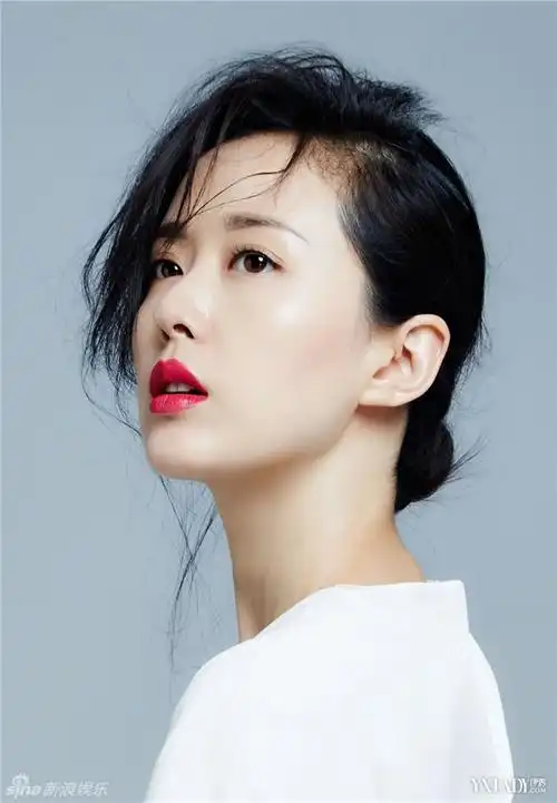 组图颜丹晨摩登时尚大片演绎都市女神风范