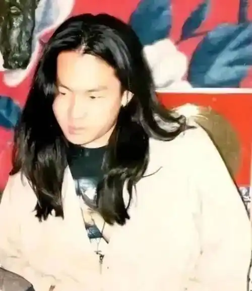 栾树王菲的初恋男友分手后娶金鸡影后是音乐人也是马术冠军