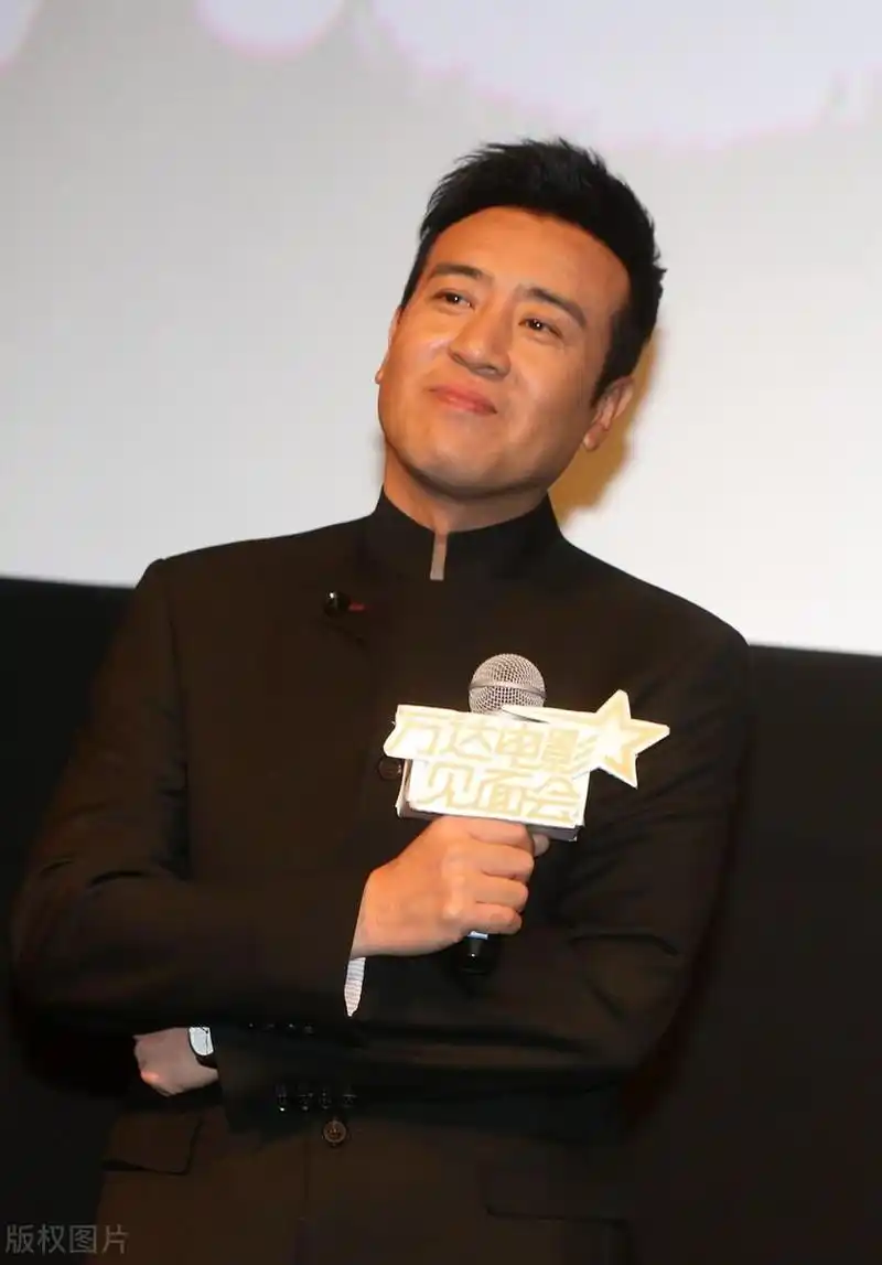 回顾演员于和伟我这辈子正确的决定就是娶了一个平凡的妻子