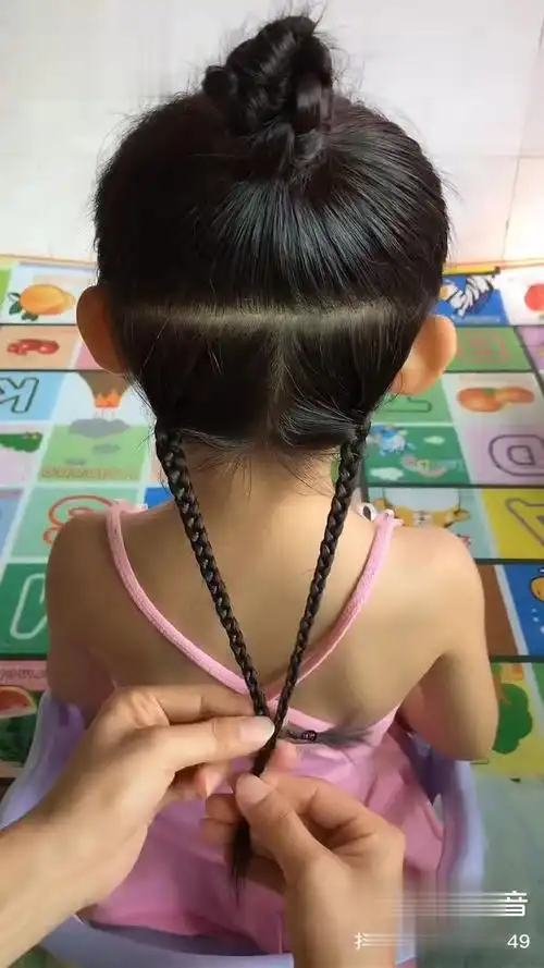 针对碎发宝宝扎一款简单又清爽的舞蹈丸子头,手残党看完秒会!