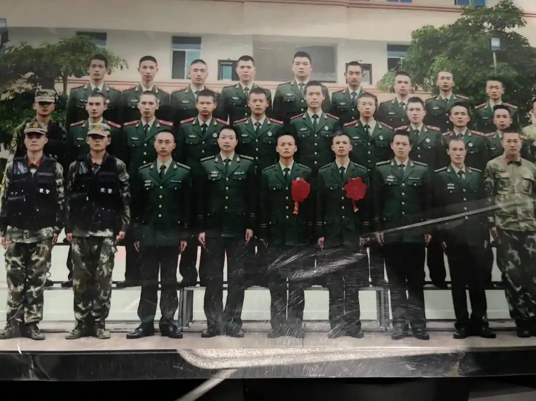 我爱中国人民武装警察部队 #青春的样子 #老照片 #若有战召 - 抖音