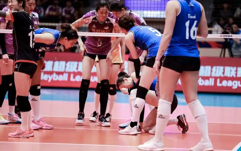 北京女排二传韧带撕裂伤停陈佩妍死磕上海或继续首发