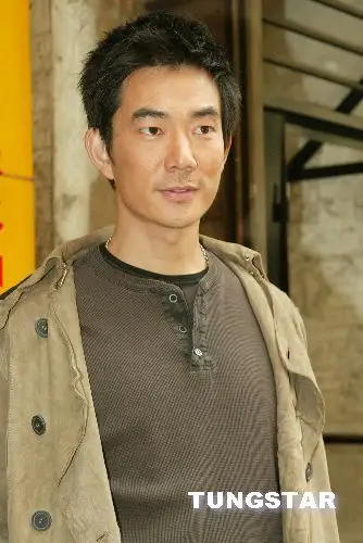 图文:陈慧琳和任贤齐现身为《大事件》宣传(4)