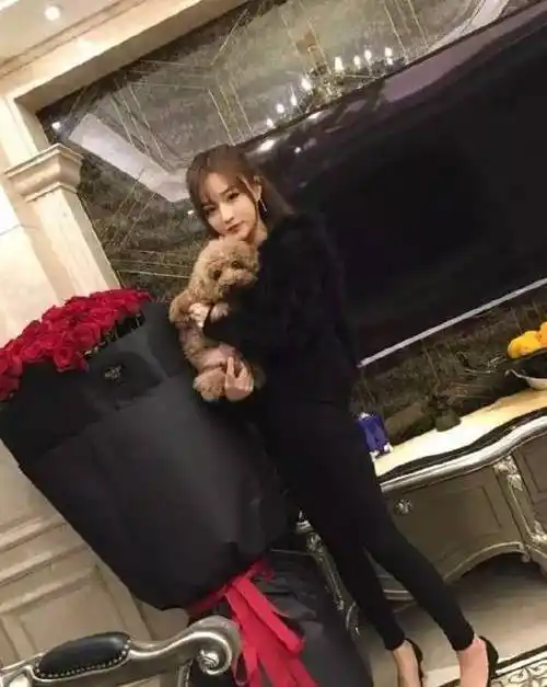 p>朱宸慧,昵称 a target="_blank" href="/item/雪梨/53928453" data