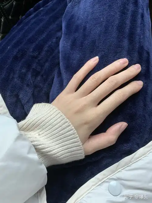 女生的手怎样变好看? - 知乎