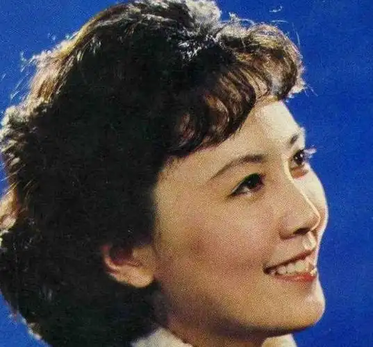 赵静近照,刚出道就爆红,颜值不差刘晓庆,嫁军官恩爱多年