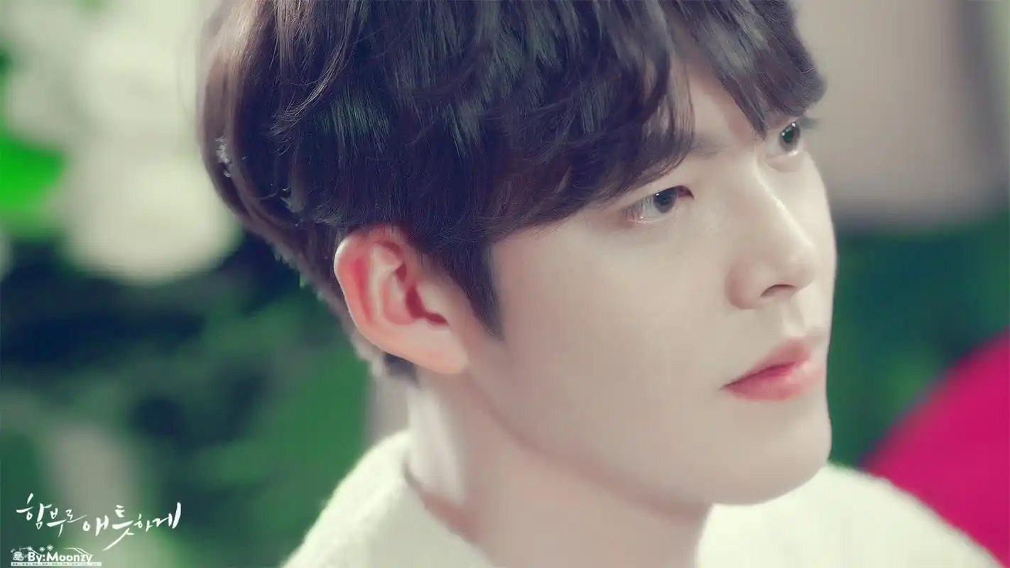 金宇彬任意依恋剧照图片桌面壁纸