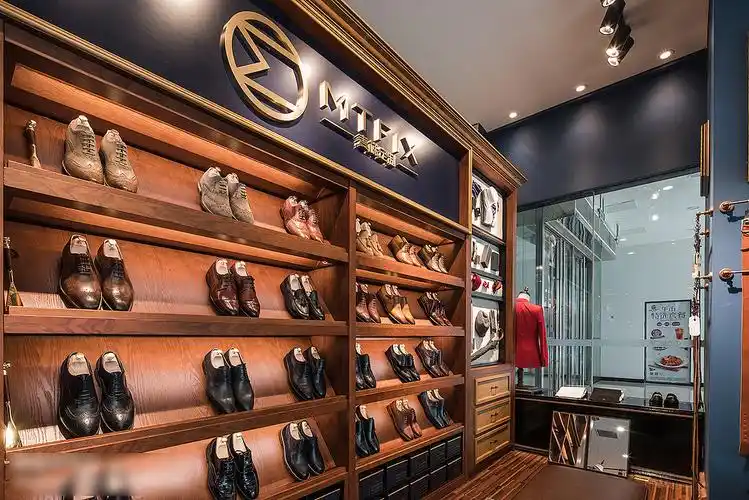 麦梯定制服装男装西装店镇江万达广场门店装修