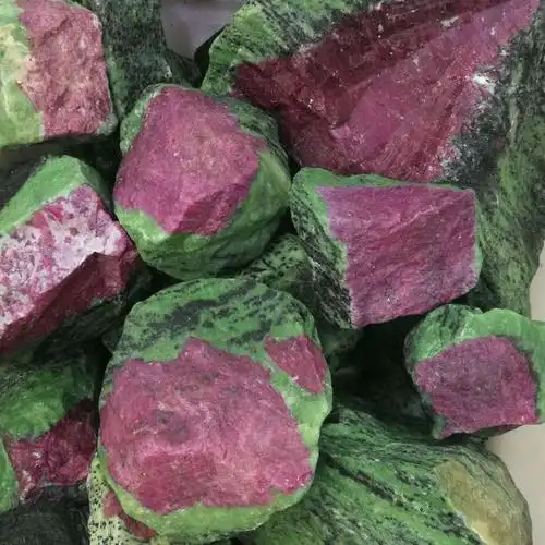 天然红绿宝原石 大块红宝石 饰品雕刻原料矿物标本摆件 原石批发