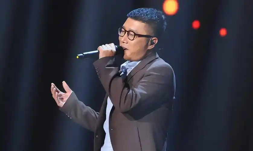 庞龙抖音直播首秀音乐会,重燃00年代青春回忆  抖音神曲 第1张