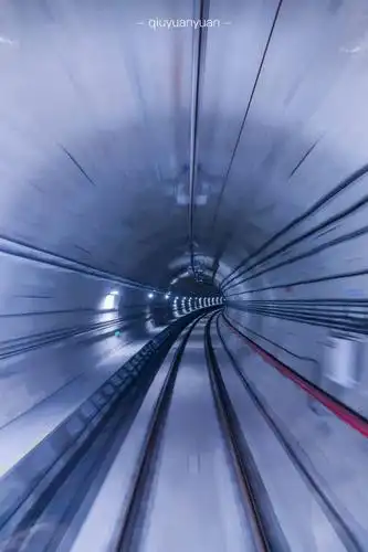 赛博朋克的时空隧道成都地铁9号线太酷了