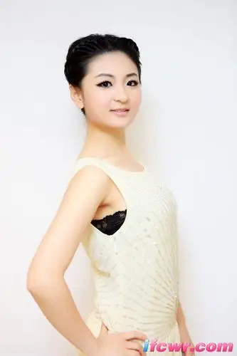 非诚勿扰3号女嘉宾李眸资料照片 李眸微博 李眸被谁带走了