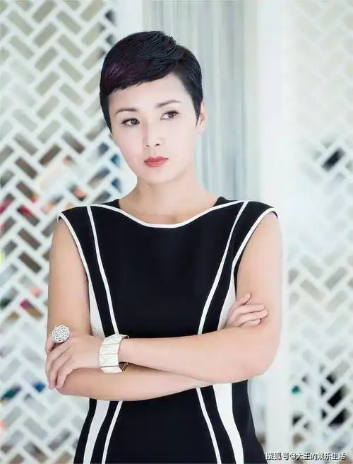 顶着个"半永久短发"演了五六部剧了_黄曼_马伊琍_形象