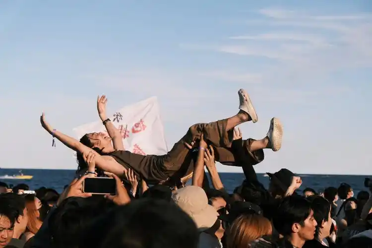 夏日最后的狂欢阿那亚虾米音乐节