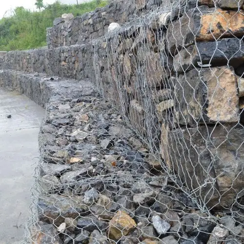 厂家供应河道治理固堤格宾铅丝笼防洪防汛高锌石笼网卷堤坝防洪