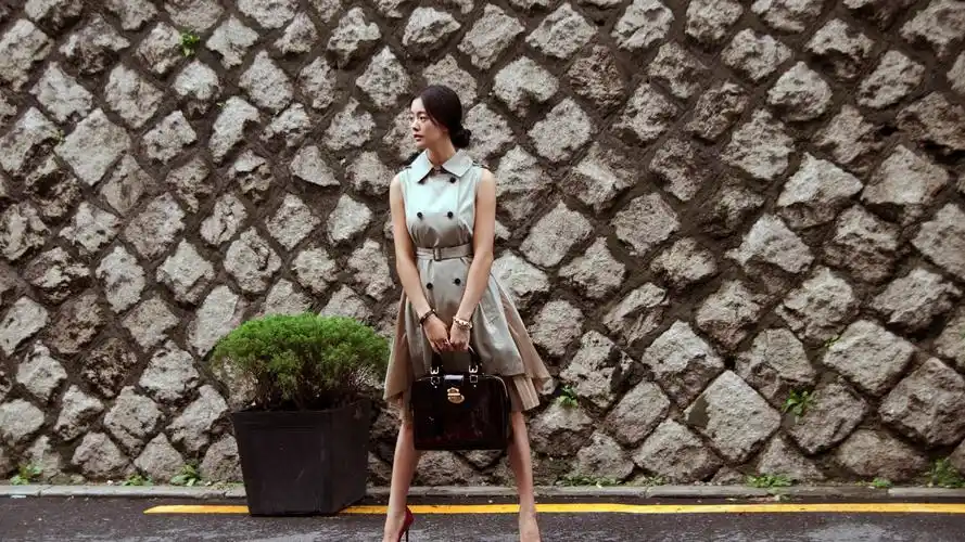 韩国美女李成敏电脑桌面壁纸