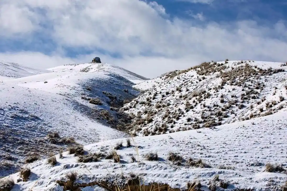 祁连山雪景 祁连山上 雪山之巅 山本无忧,因雪白头. 山本无 - 抖音