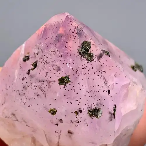 水晶四川花园绿帘石包裹体超七水天然矿物晶体摆件