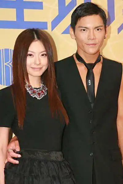 遭向太强烈反对,脚踩两船渣不自知|王秋紫|应采儿|郭碧婷_网易订阅