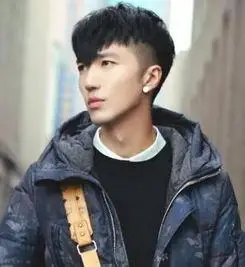 潮男两边剃短发型,时尚帅气玩个性广告淘宝直发碎发发型发色滋养,柔顺