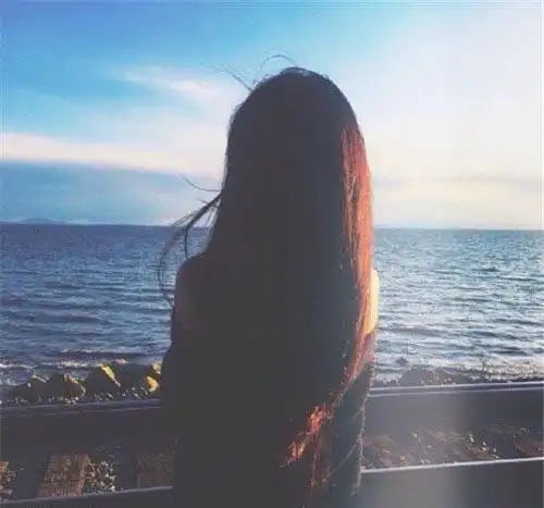 回眸一笑百媚生小清新,女生图片-唯美图库