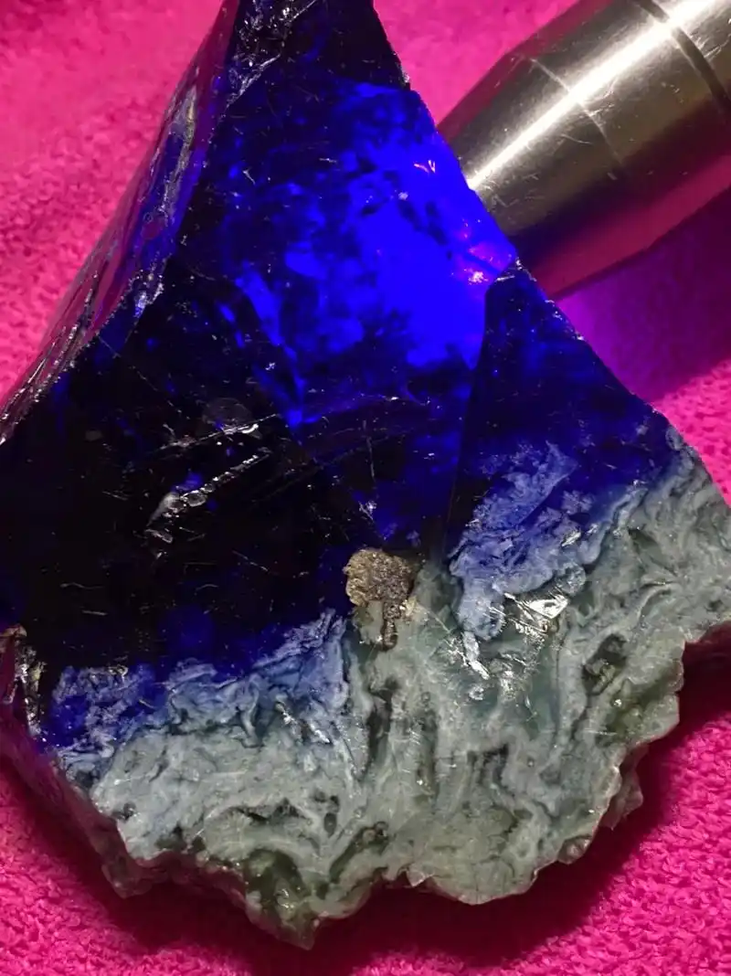 中国蓝宝石陨石,全身雪花7615结晶体,大家欣赏! - 抖音