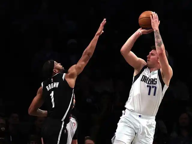 3799东契奇成绿叶三分压哨绝杀篮网旧将复仇老东家