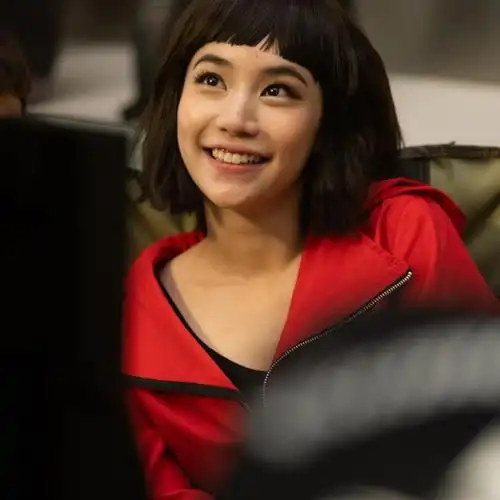 给《禁忌女孩》主演 娜诺 开一栋美图楼(会持更