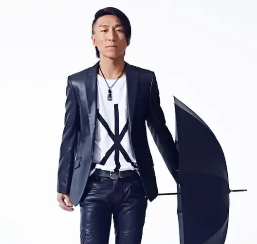 谈及白百何,陈羽凡坦诚自己仍然相信爱情