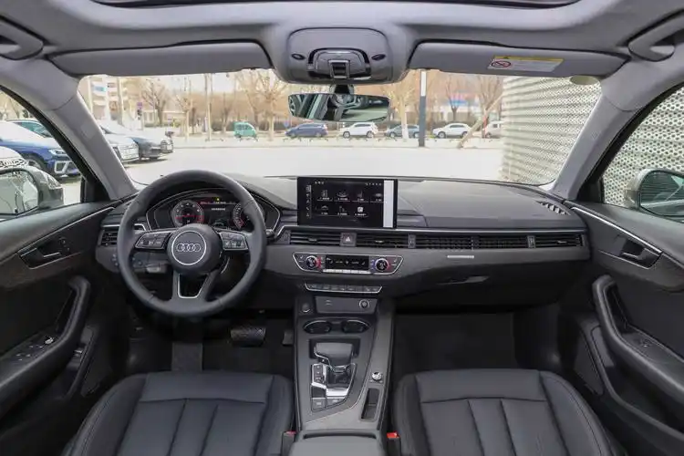 2022款 奥迪a4(进口) allroad quattro 冰雪运动版内饰