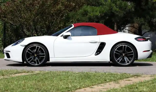 56.5万起的百万跑车,回头率不输超跑,保时捷718值得吗