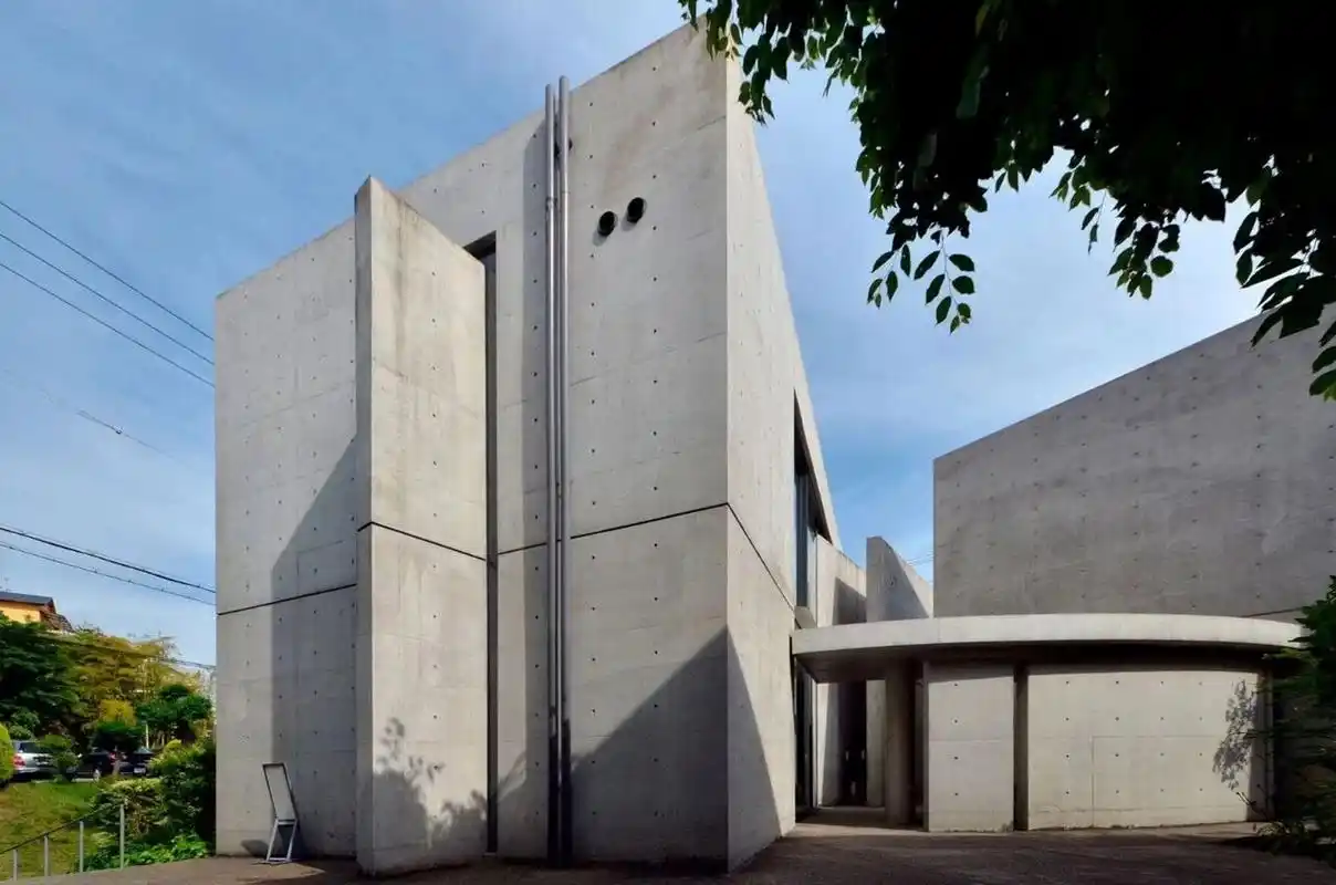 安藤忠雄 |光之教堂 无论在当下的日本或是国际建筑界,安藤忠雄(tadao