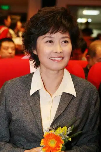 组图:07中国主持"金话筒奖" 崔永元海霞上榜