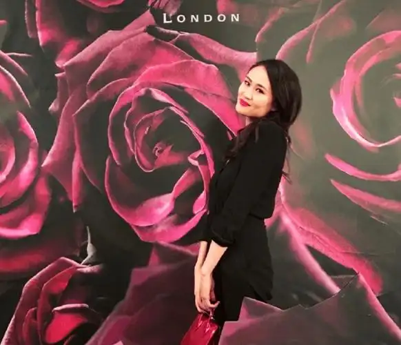 李小鹏携妻子李安琪高调亮相都穿黑色情侣装这明明是撒狗粮