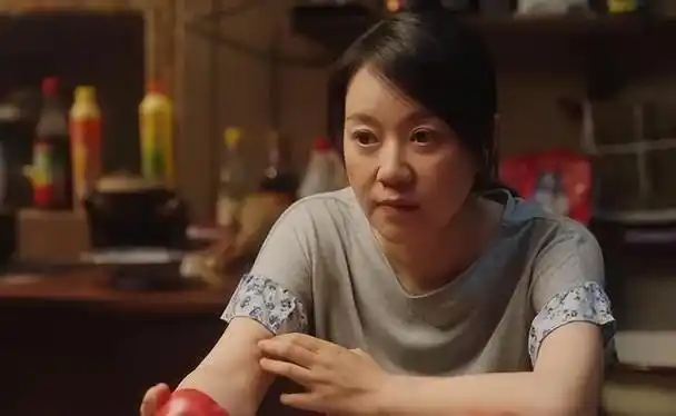 闫妮:离婚那天挥泪和公婆告别,18年后对待前公婆如同亲生父母