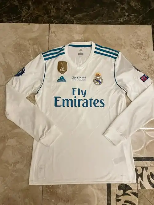 皇家马德里1718赛季c罗欧冠决赛长袖球衣