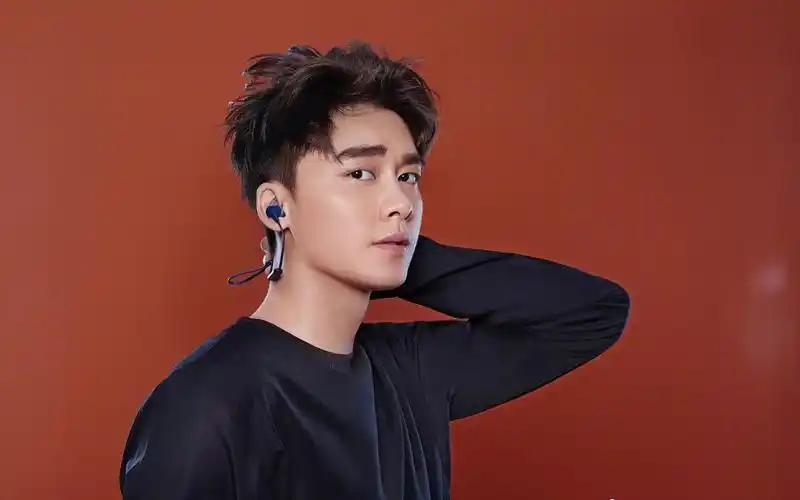 简单帅气的李易峰