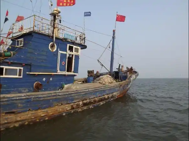 潍坊昌邑市70艘刺网渔船出港生产(图)
