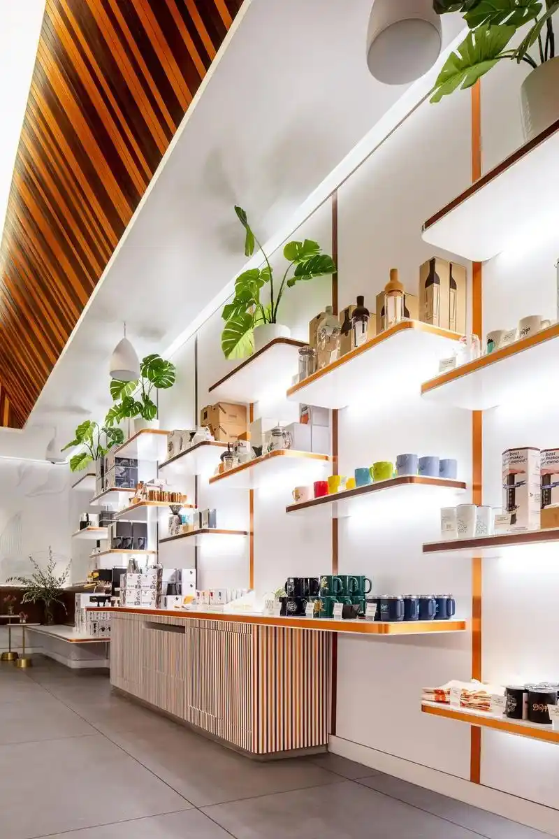 以奢侈品店为灵感的,创意咖啡店设计