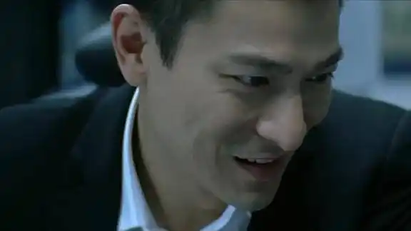 无间道3刘建明监视杨锦荣杨锦荣打开保险箱刘建明露出笑容