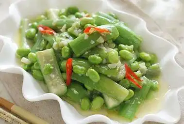 丝瓜炒毛豆仁的做法