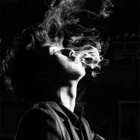 唯美头像男生孤独伤感好看悲伤落寞的伤感孤独男生