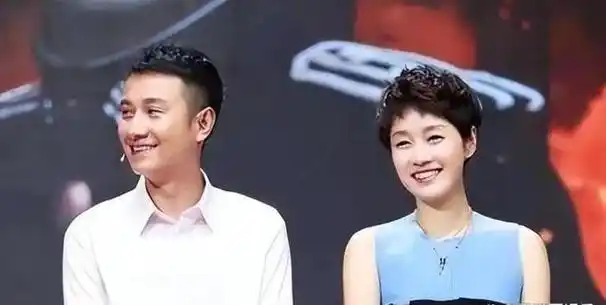 马伊琍与文章,曾是娱乐圈的一对佳偶,一段姐弟恋的风云情谊引发了无数