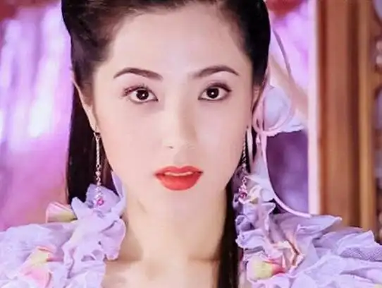 "中戏第一美女"曾黎:46岁不恋爱不结婚,她在追求什么?