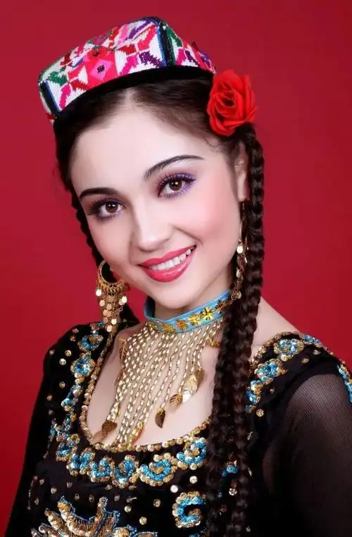 异域风情,美若天仙,这13位维吾尔族美女演员,你认识几位?_新疆