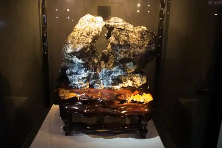 常山奇石馆,千方青石花石,五彩缤纷,美不胜收!